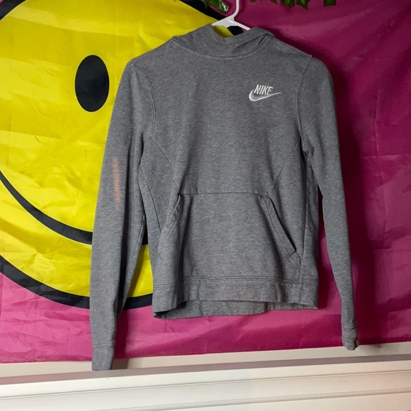 Nike Other - A youth Nike sweatshirt size large